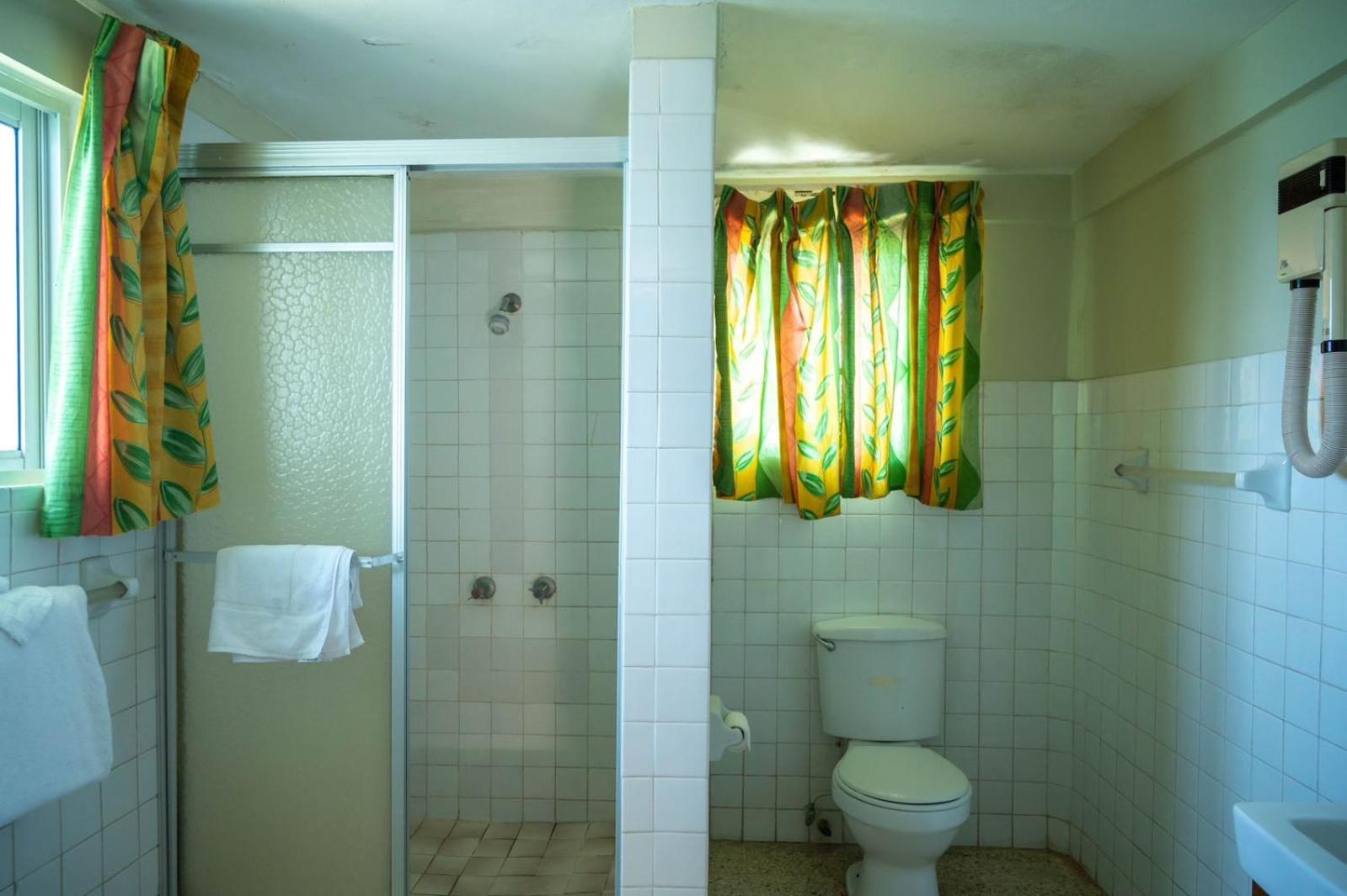 Ocean View King At Sahara Guest house Montego Bay