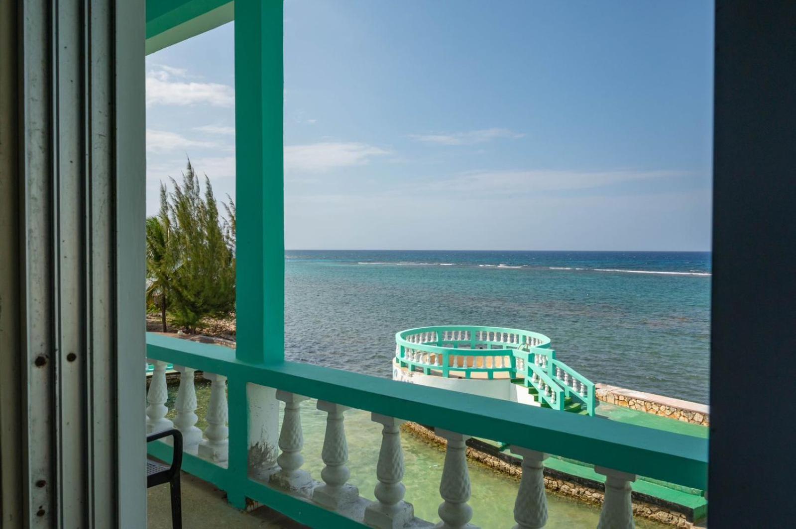 Ocean View King At Sahara Guest house