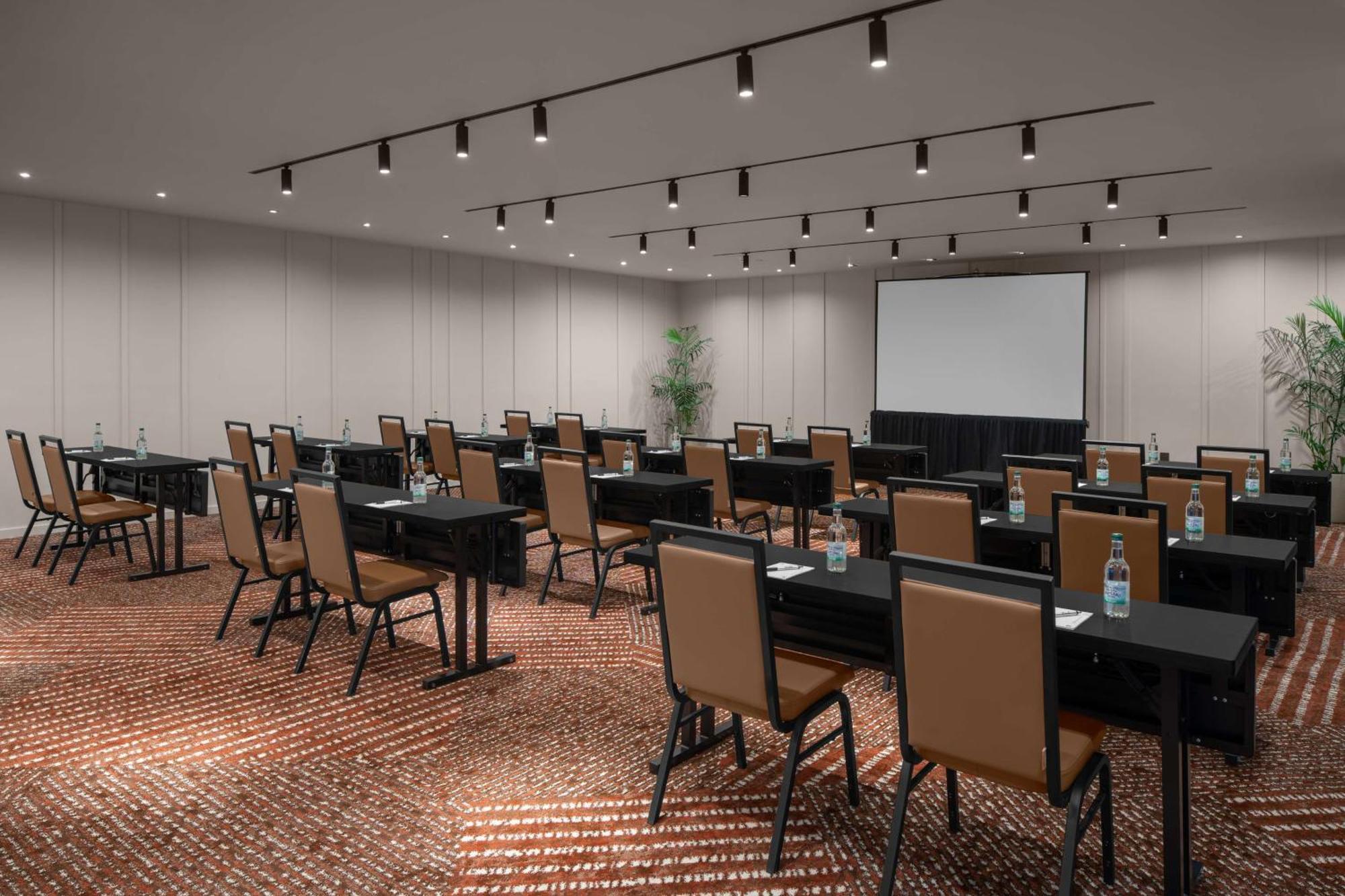 Rok Tapestry Collection By Hilton 4*