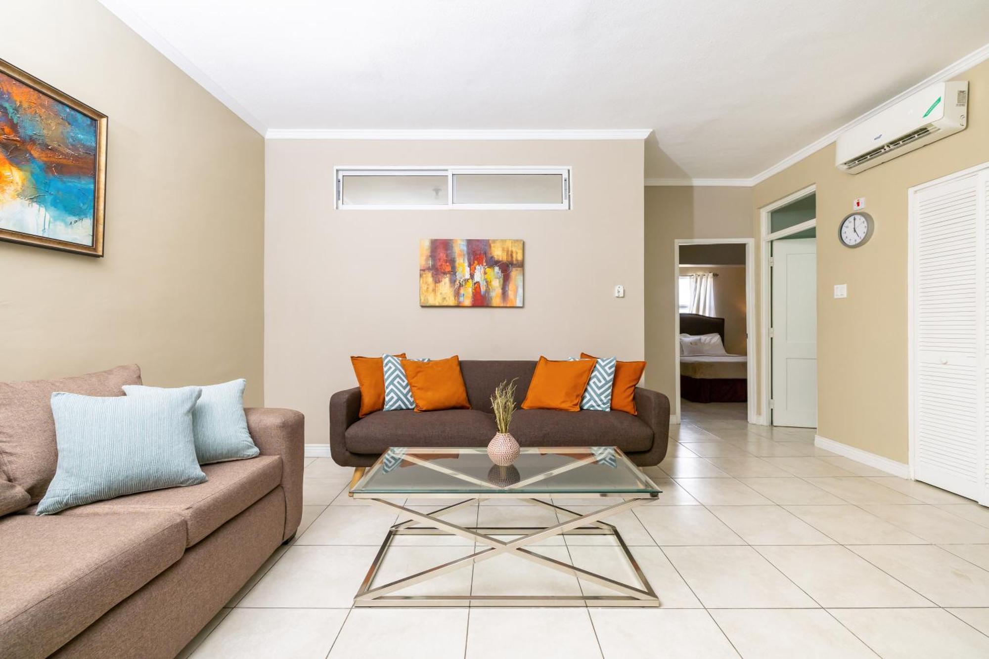 Apartment Choose To Be Happy At Brompton Estates - One And Two Bedroom With Pool Kingston