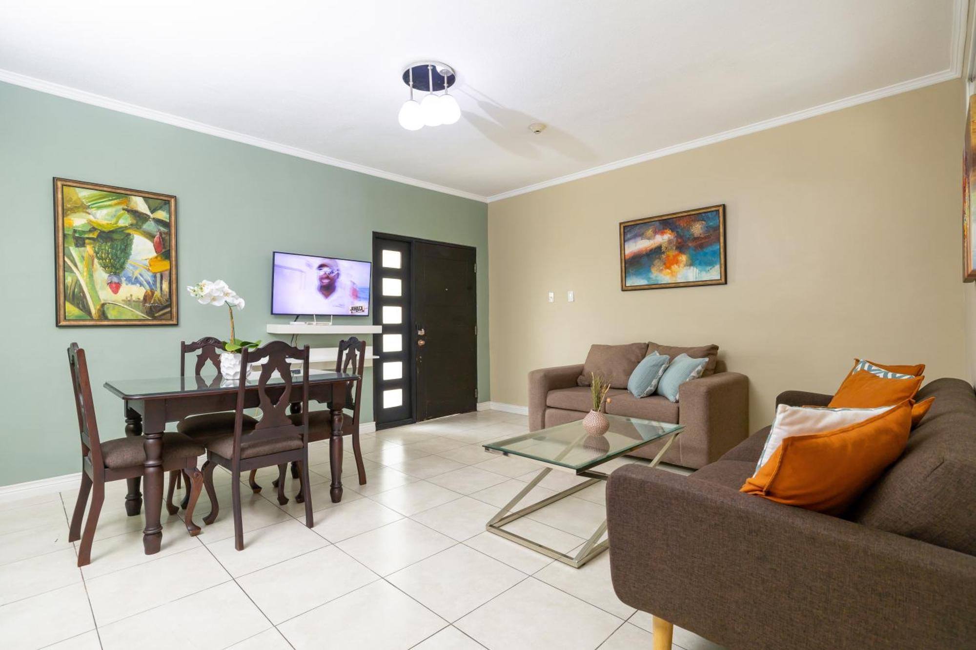 Apartment Choose To Be Happy At Brompton Estates - One And Two Bedroom With Pool
