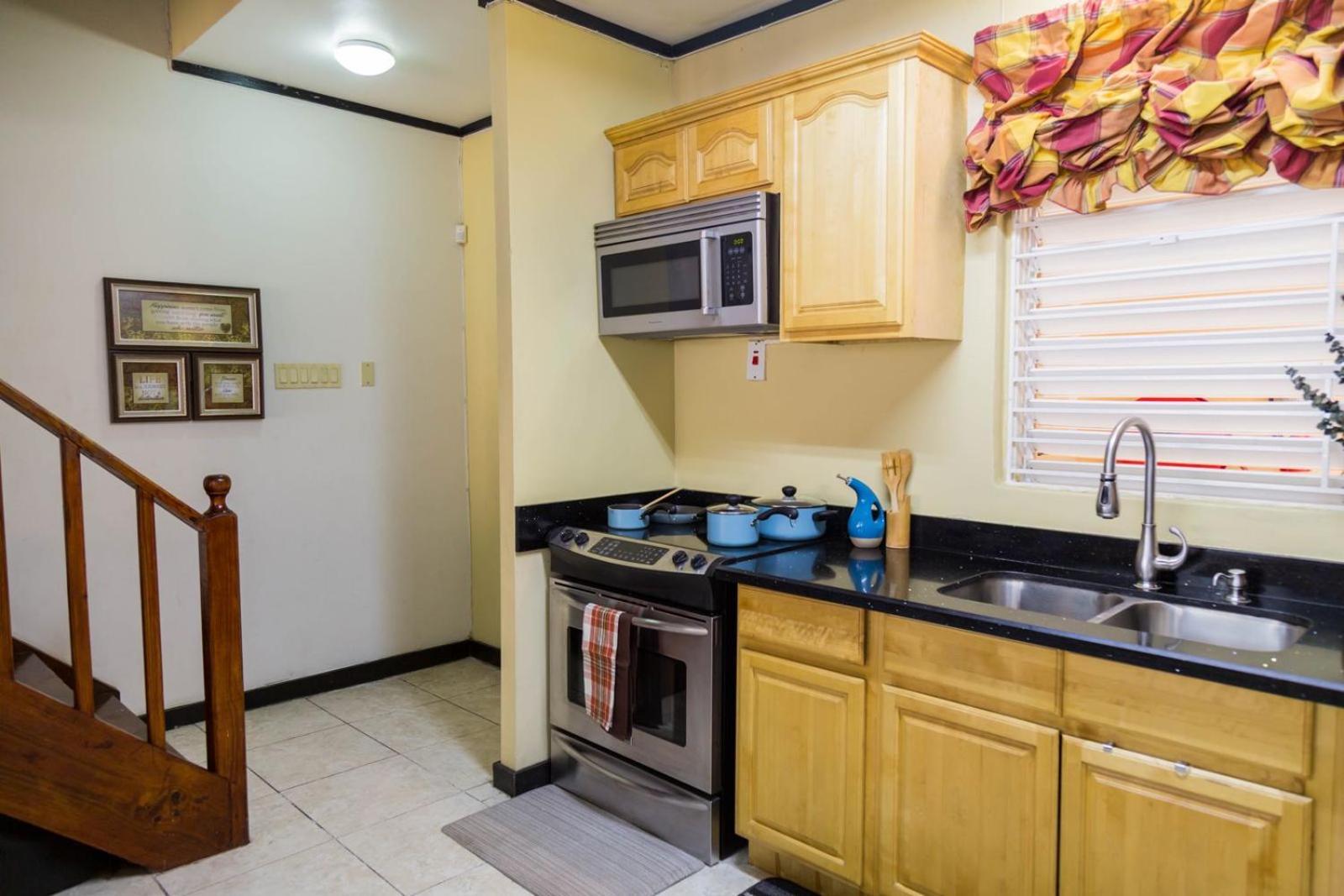 Secluded Retreat In White River - *
