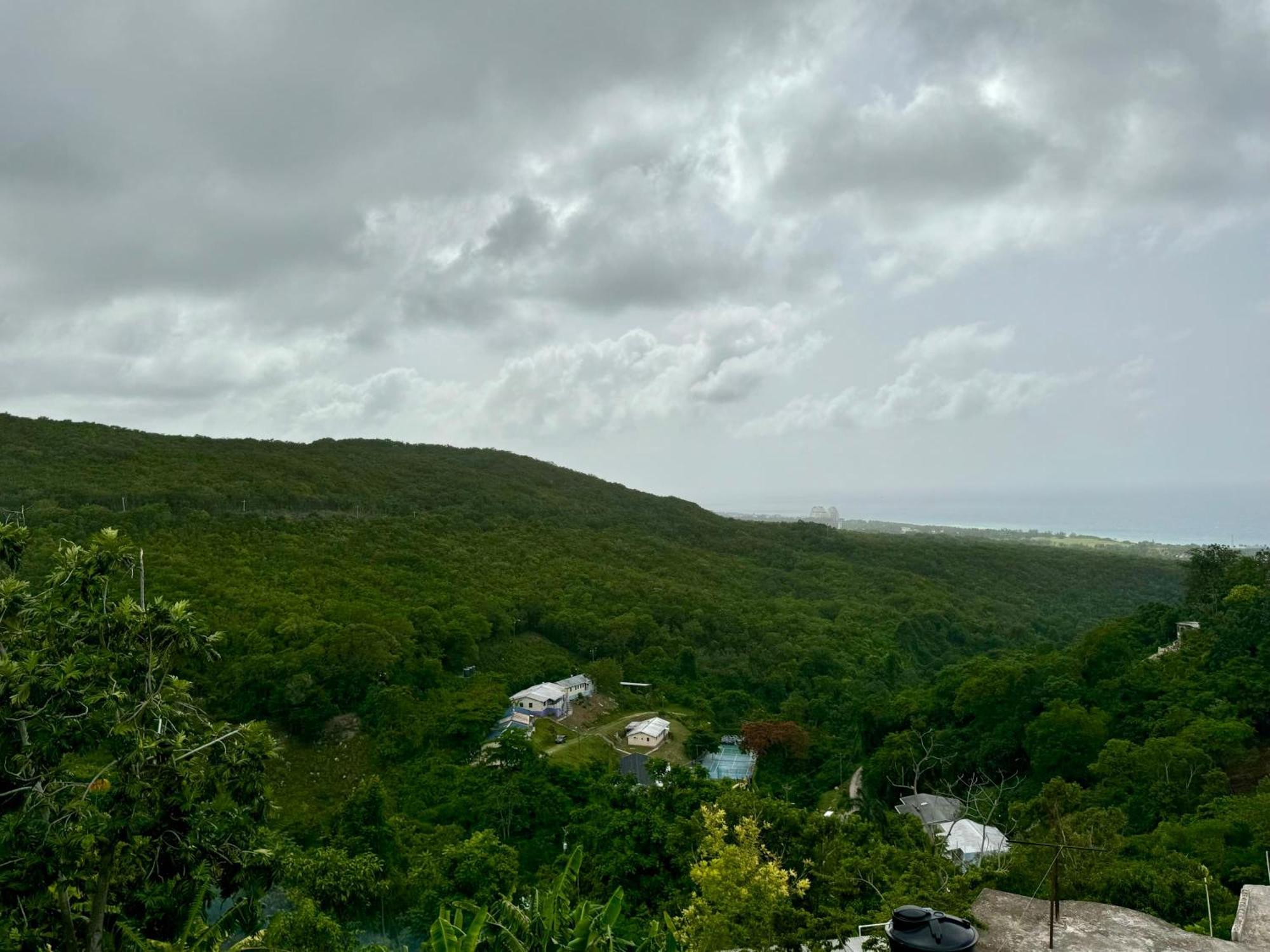Hospitality Expert Bts 5 - Pool & Bar Inn Montego Bay