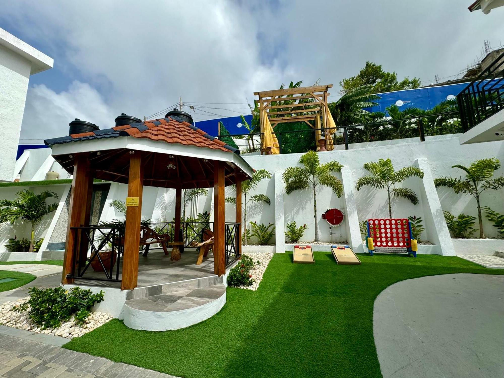 Inn Hospitality Expert Bts 4 - Pool & Bar Montego Bay