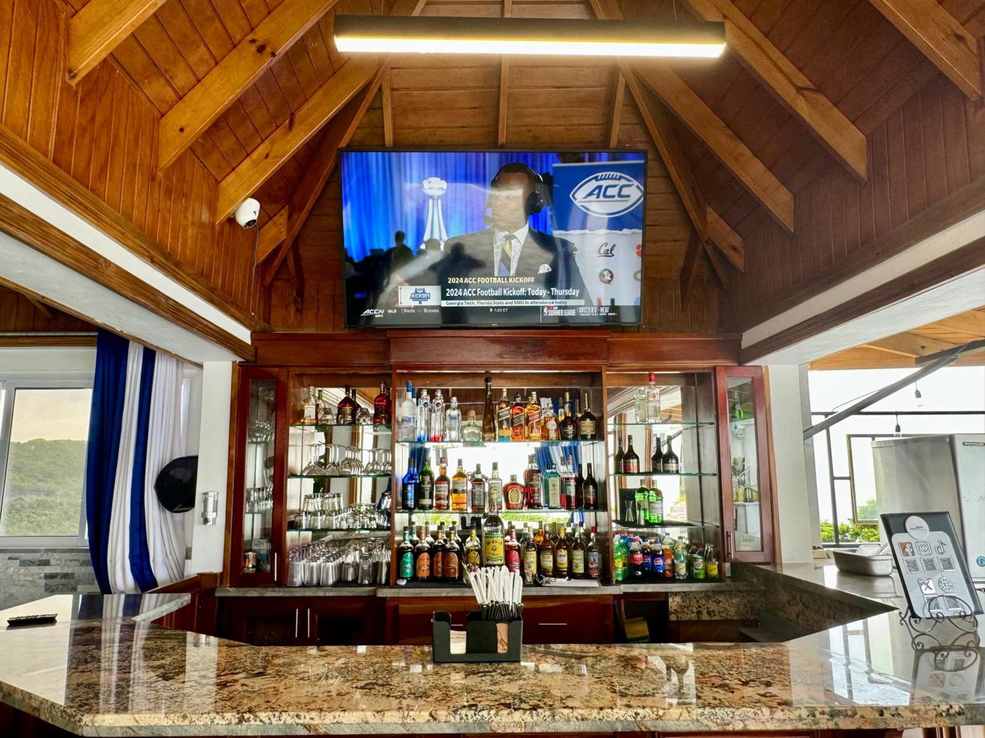Hospitality Expert Bts 4 - Pool & Bar Inn *