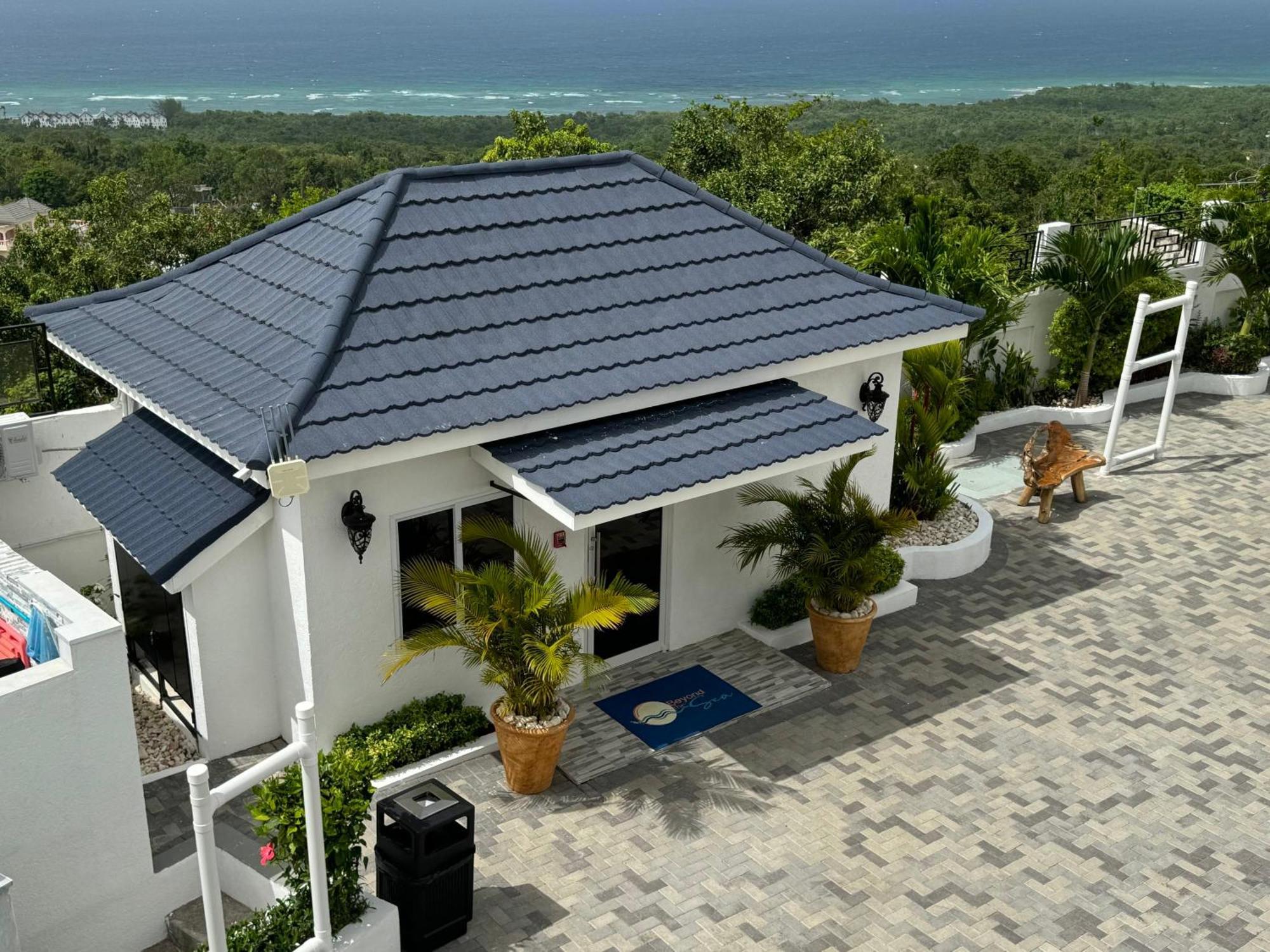 Hospitality Expert Bts 4 - Pool & Bar Montego Bay