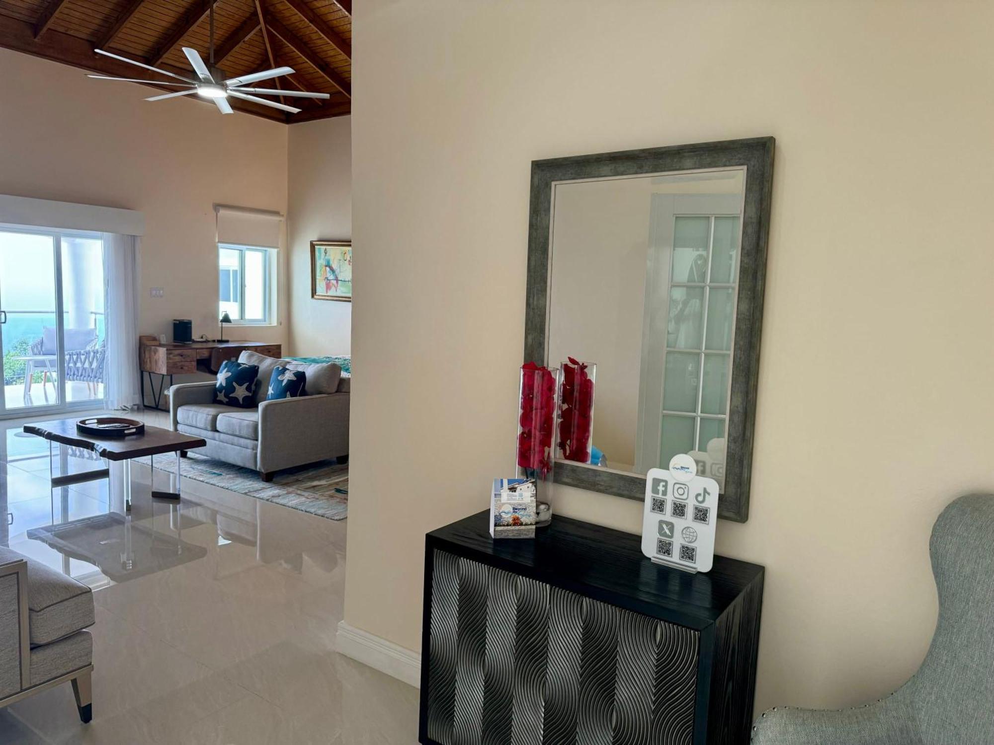 Hospitality Expert Bts 4 - Pool & Bar Inn Montego Bay