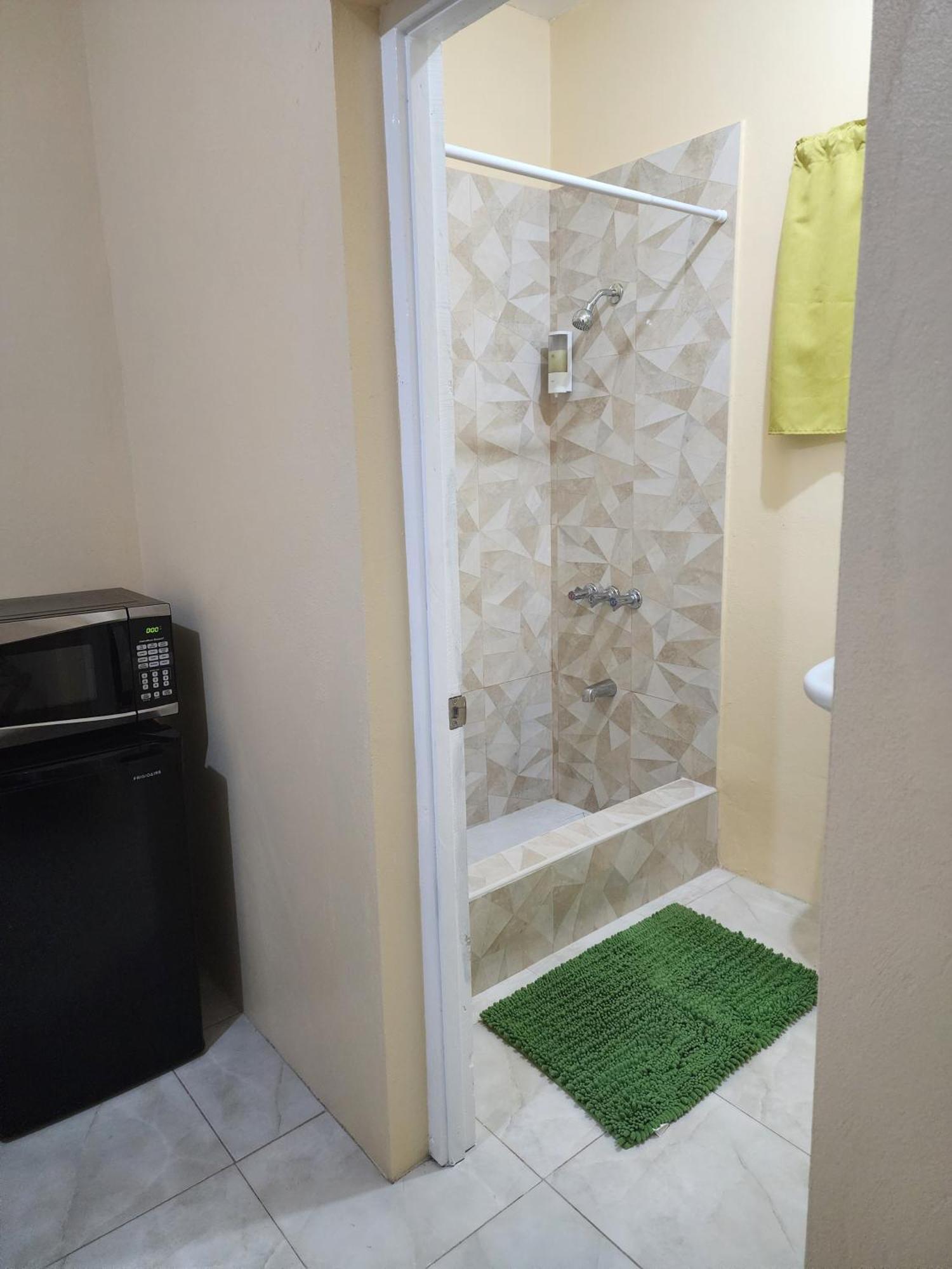 Viva Violas Hostel Port Antonio