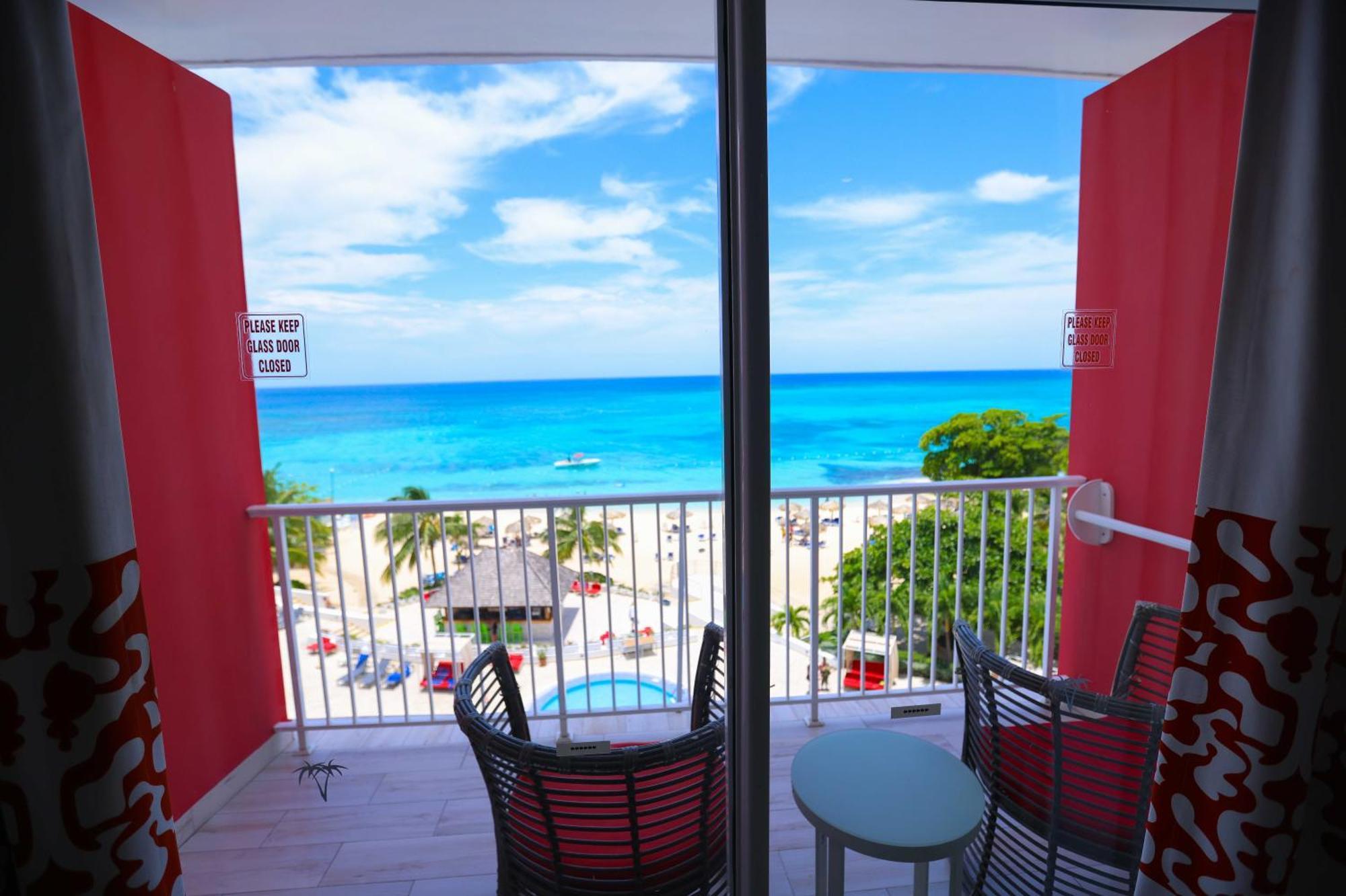 Grand Decameron Montego Beach, A Trademark 3*