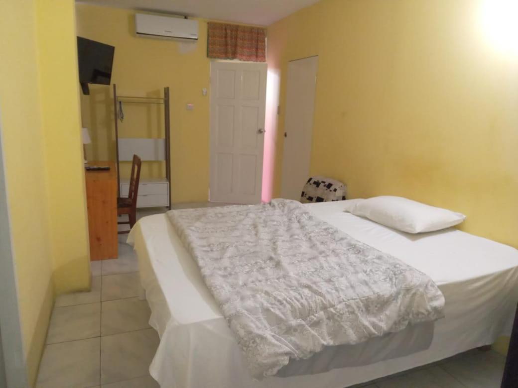 Pogas Limited Bed & Breakfast Kingston