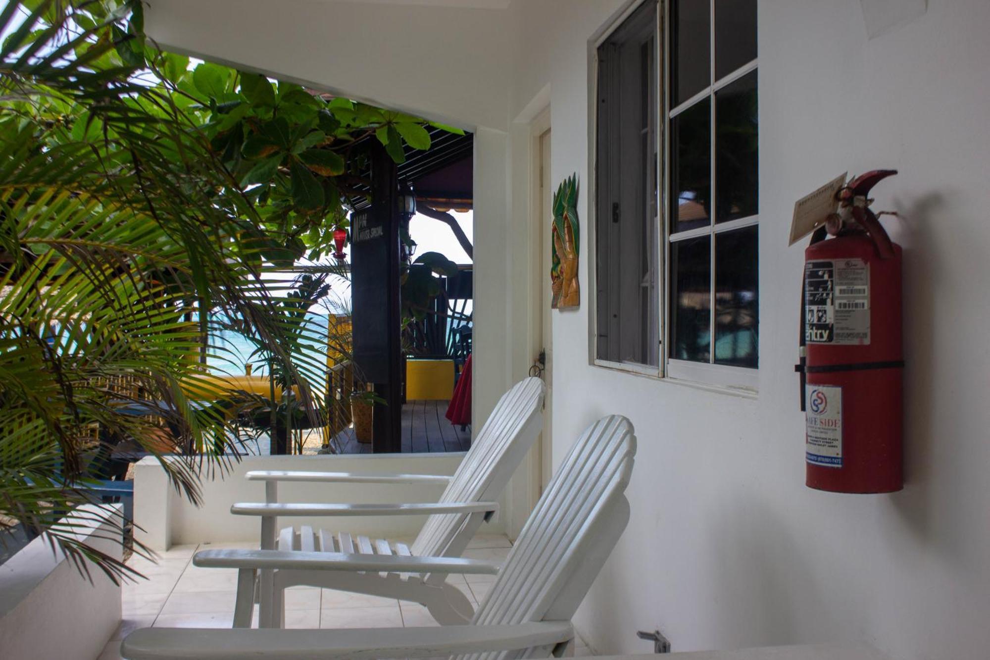Mom's Place 4* Negril
