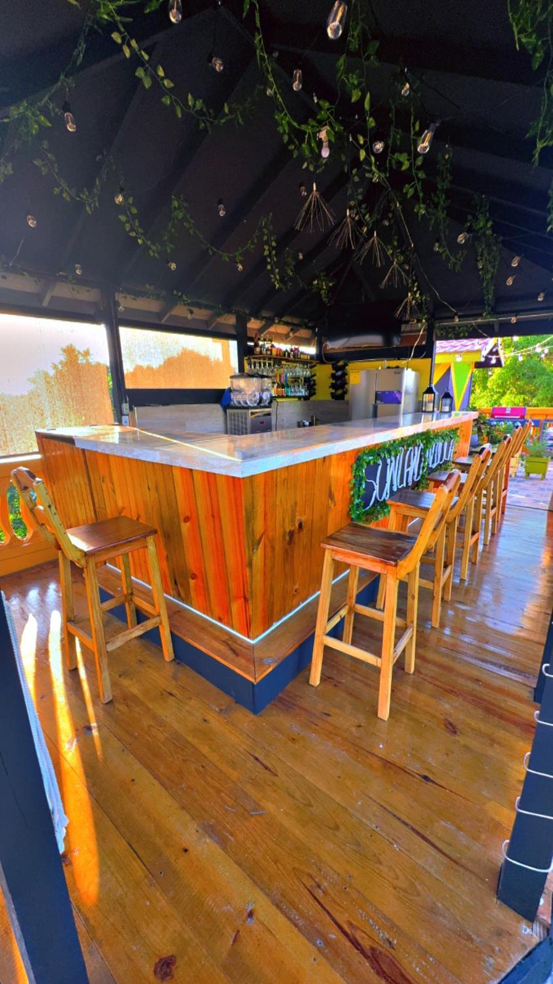 Sunlandvilla Guest house Portmore
