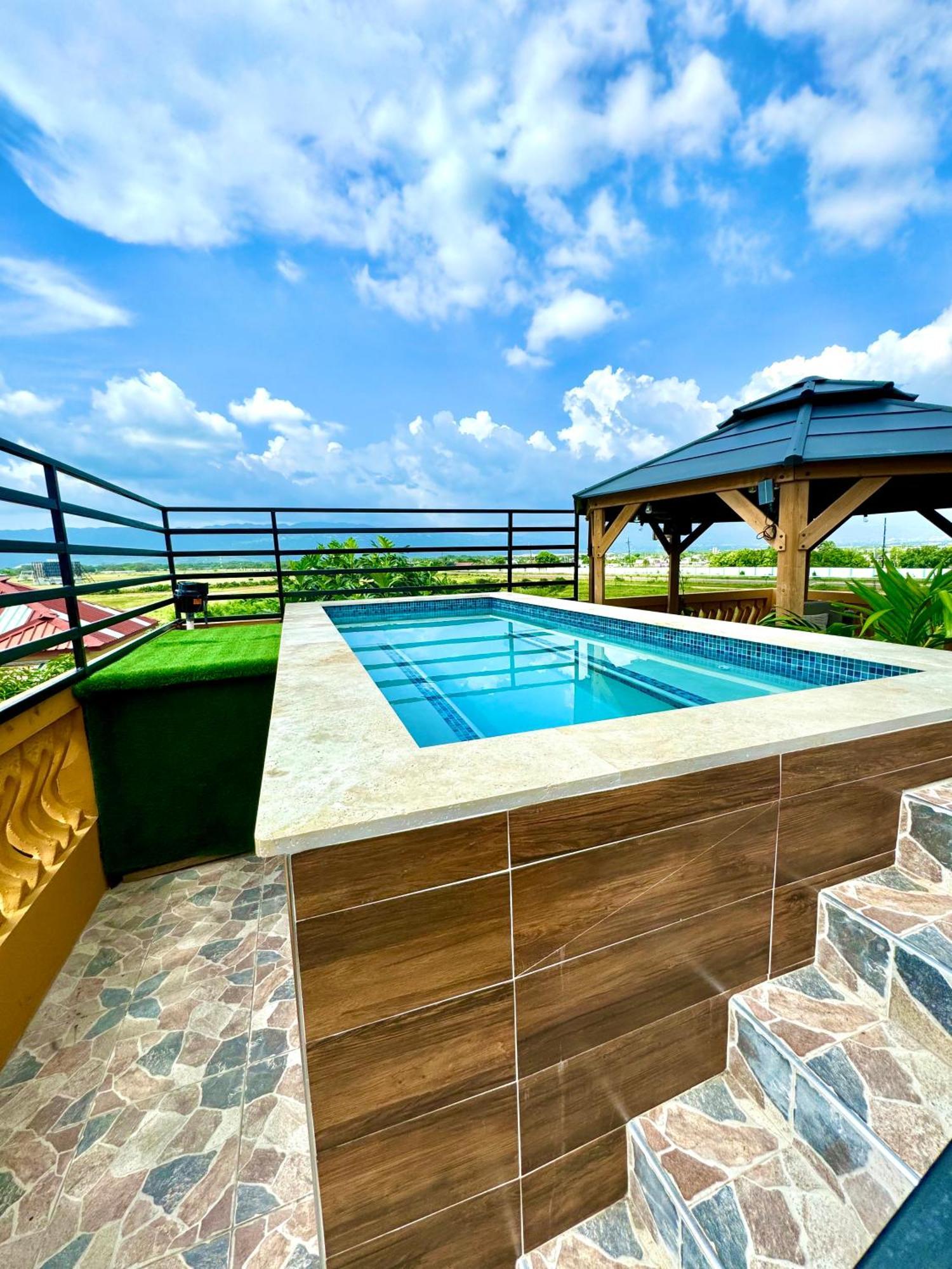 Sunlandvilla Portmore