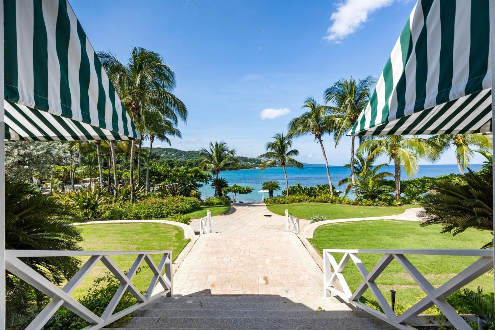 Resort Round Hill & Montego Bay