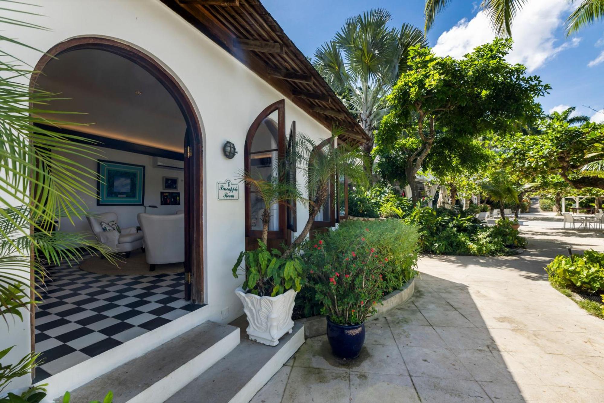 Round Hill & Montego Bay