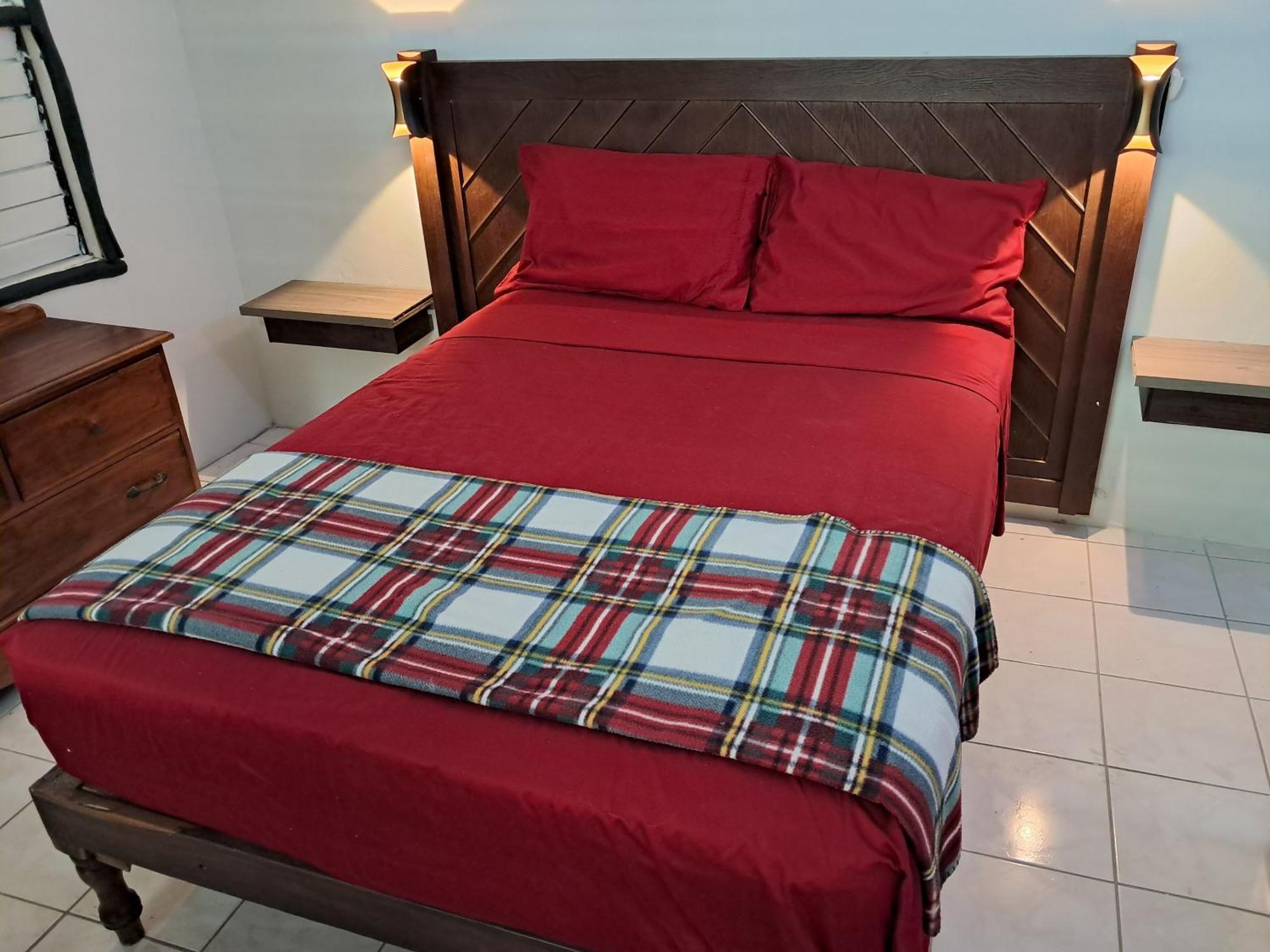 Hotel Mom's Place 4*