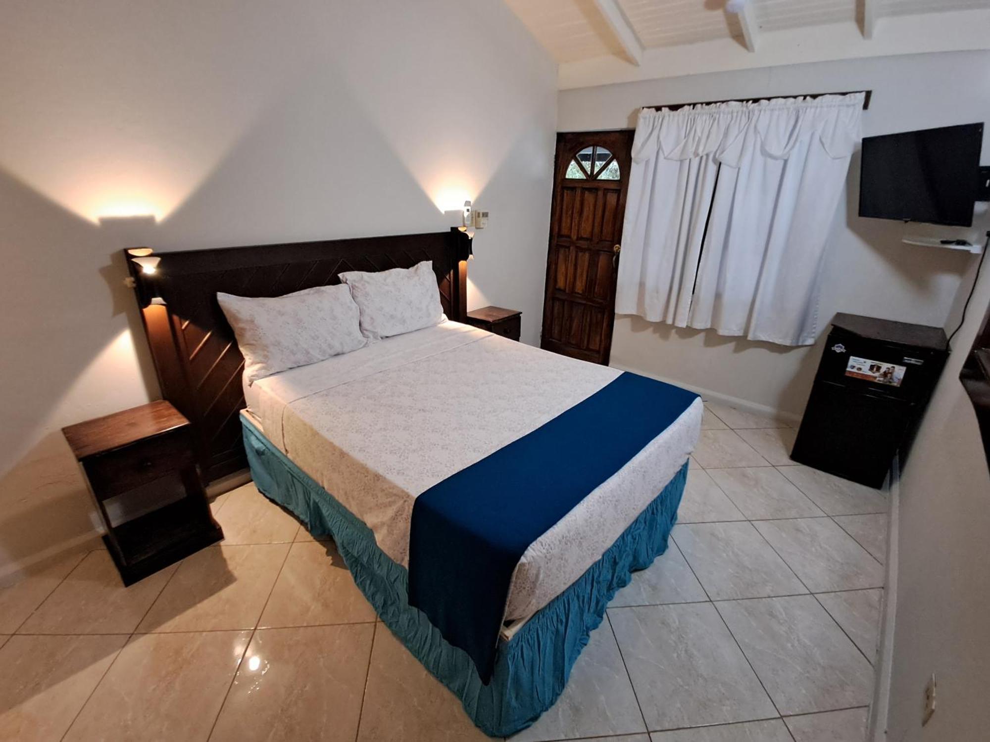 Hotel Mom's Place Negril