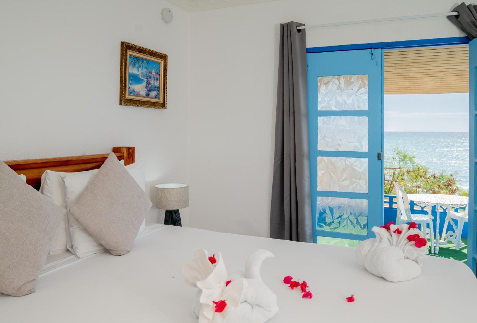 Beyond Sunset & 4* Treasure Beach