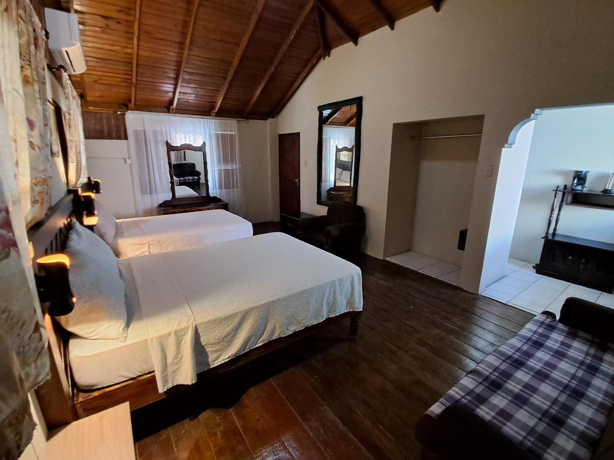 Mom's Place Negril