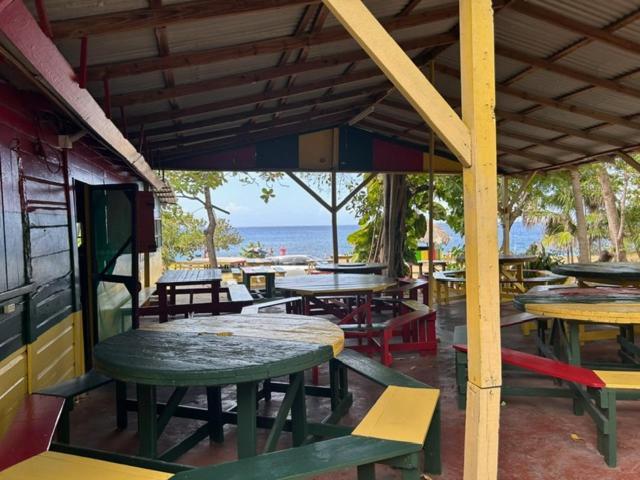 Resort 3dives Cliffside Westlands