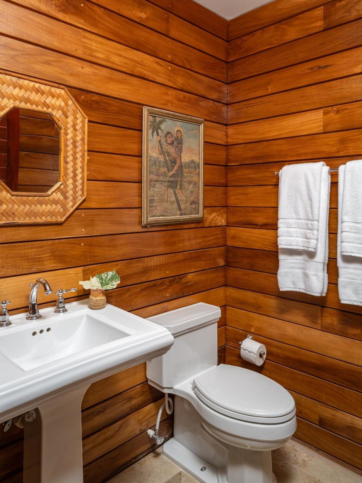 Villa Jamille - Stunningly Designed With Pool, Sauna, & Ocean Views *