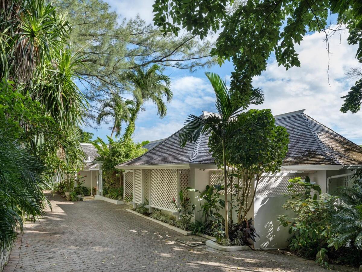 Villa Jamille - Stunningly Designed With Pool, Sauna, & Ocean Views