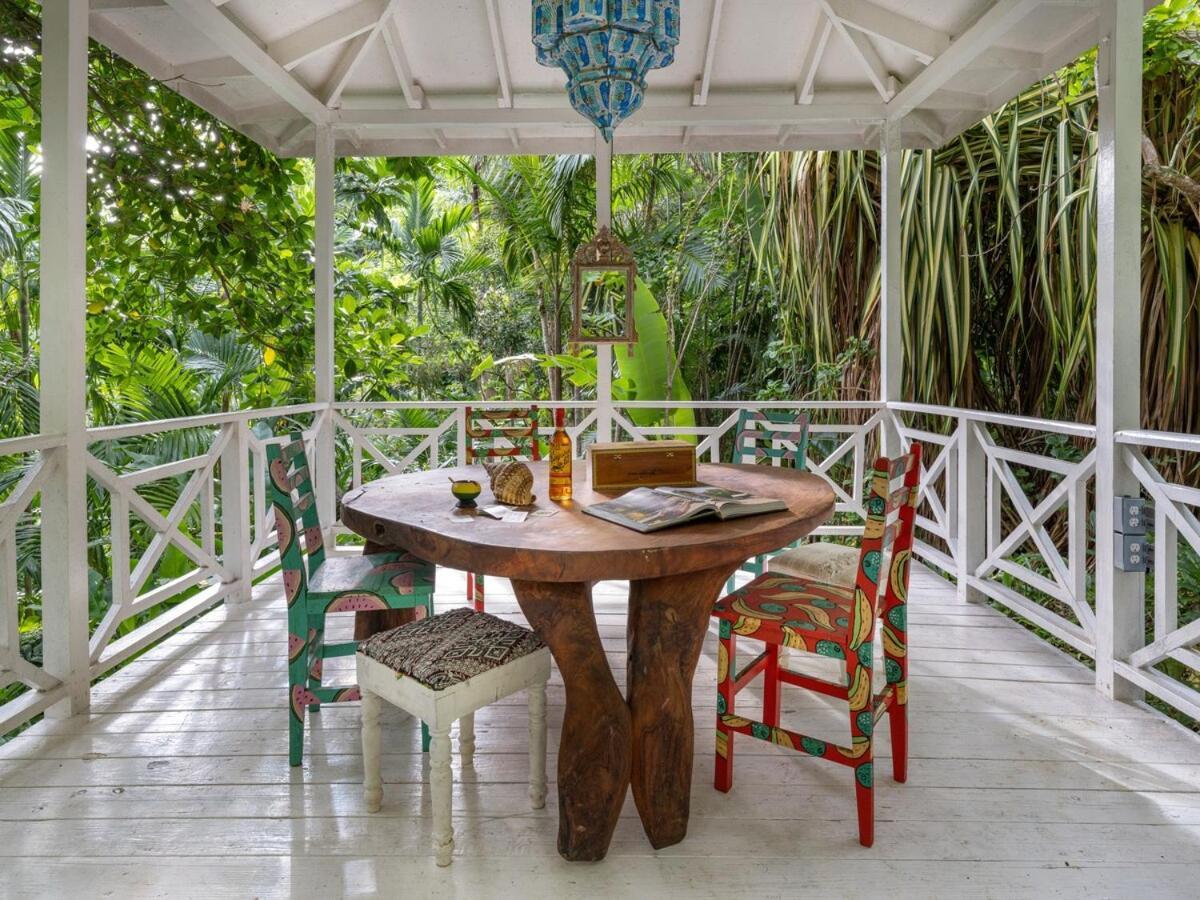 Jamille - Stunningly Designed With Pool, Sauna, & Ocean Views Villa