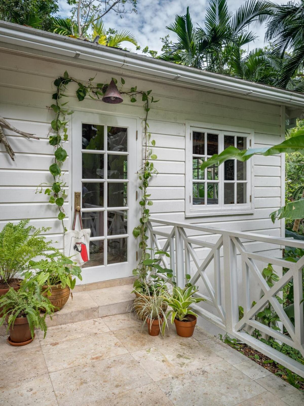 Jamille - Stunningly Designed With Pool, Sauna, & Ocean Views Villa *