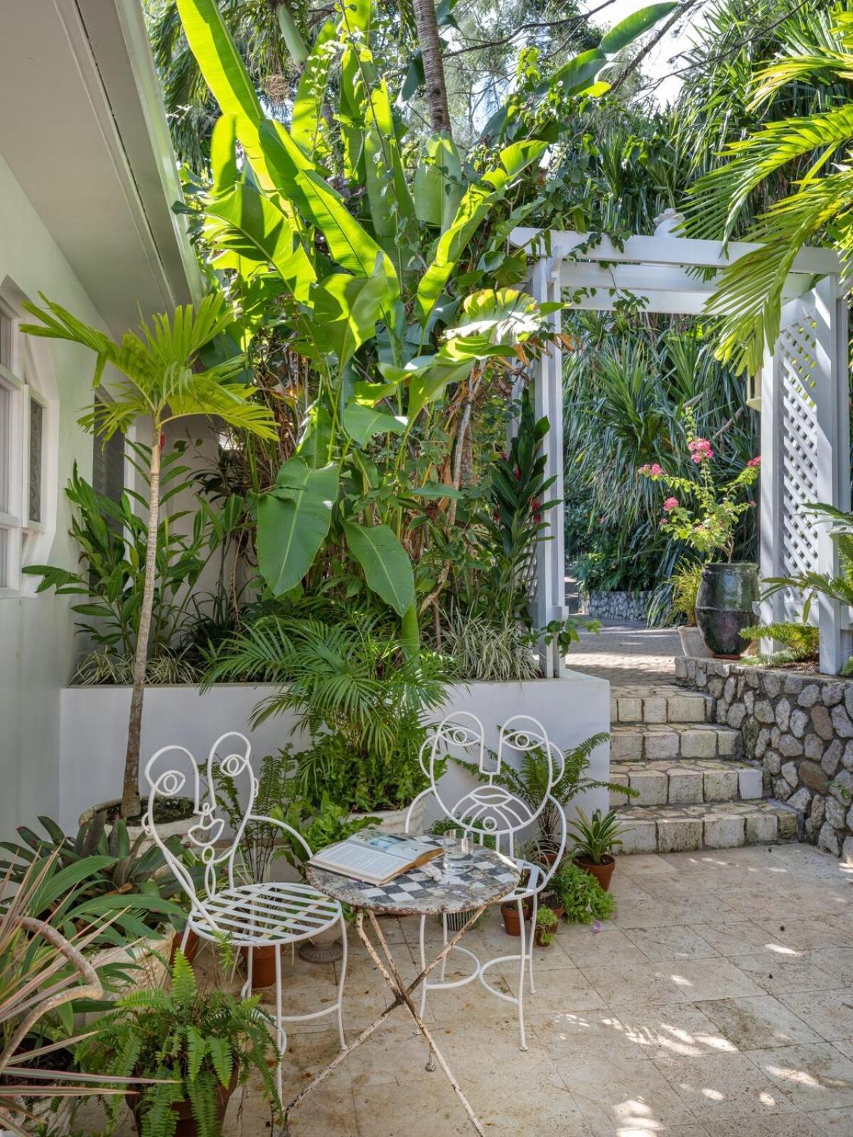 Jamille - Stunningly Designed With Pool, Sauna, & Ocean Views Villa *