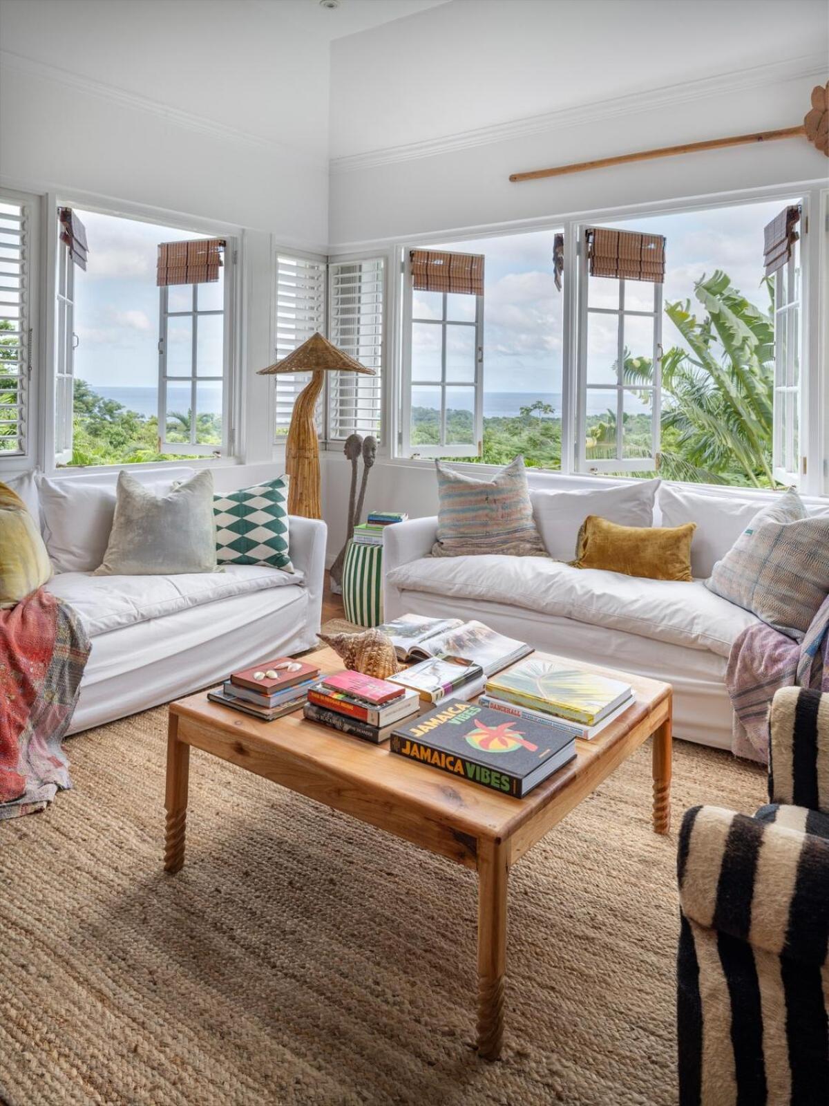 Jamille - Stunningly Designed With Pool, Sauna, & Ocean Views Villa *