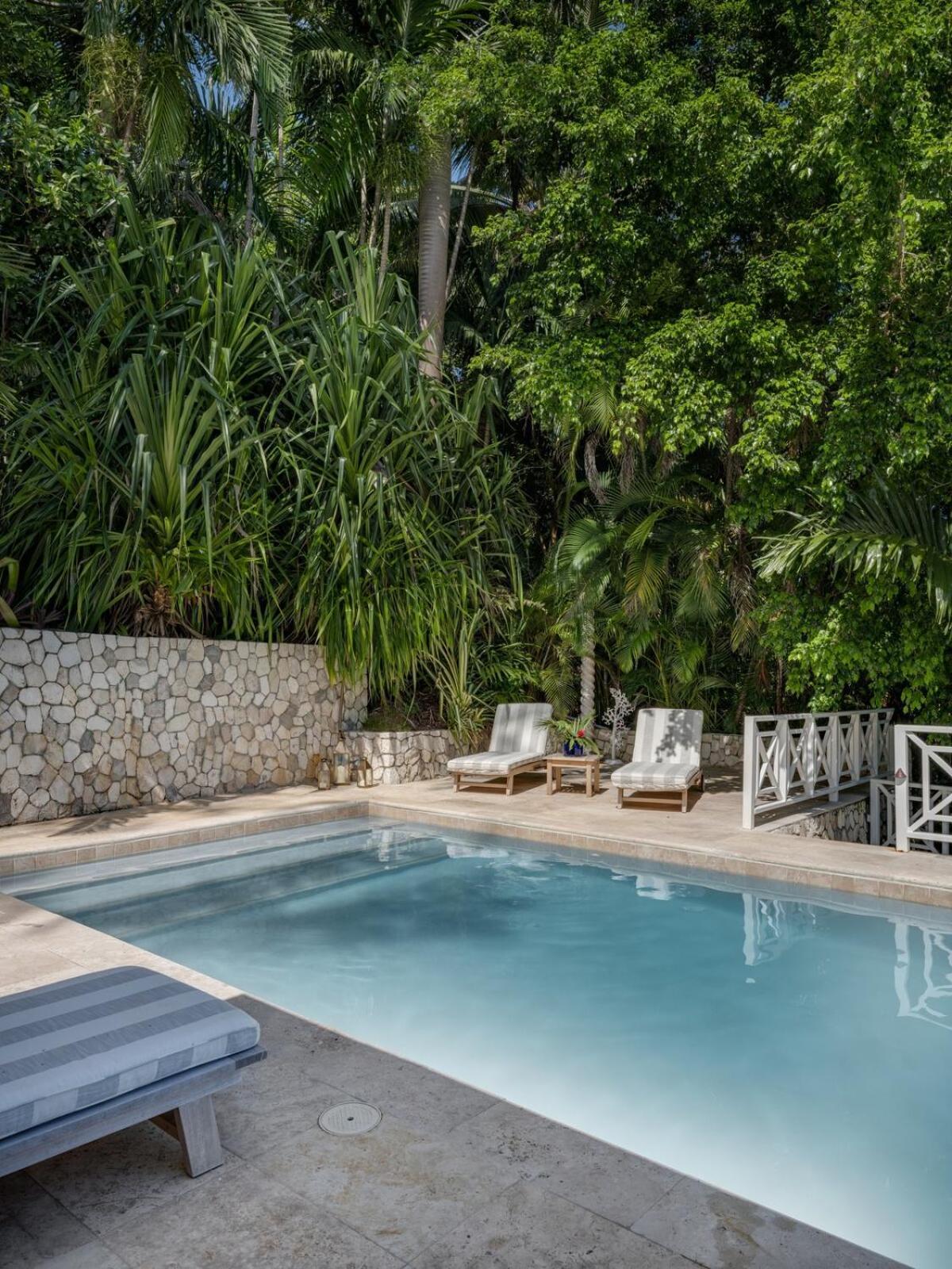Jamille - Stunningly Designed With Pool, Sauna, & Ocean Views *