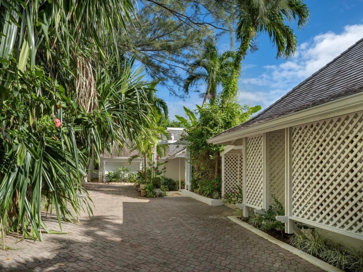 Villa Jamille - Stunningly Designed With Pool, Sauna, & Ocean Views *
