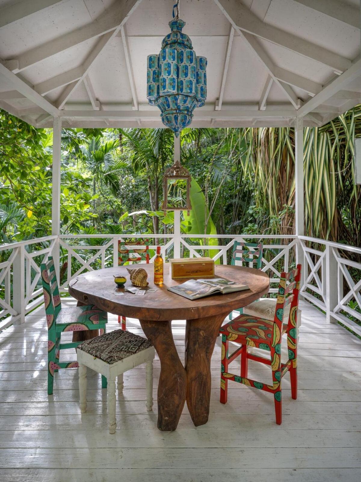 Jamille - Stunningly Designed With Pool, Sauna, & Ocean Views Villa