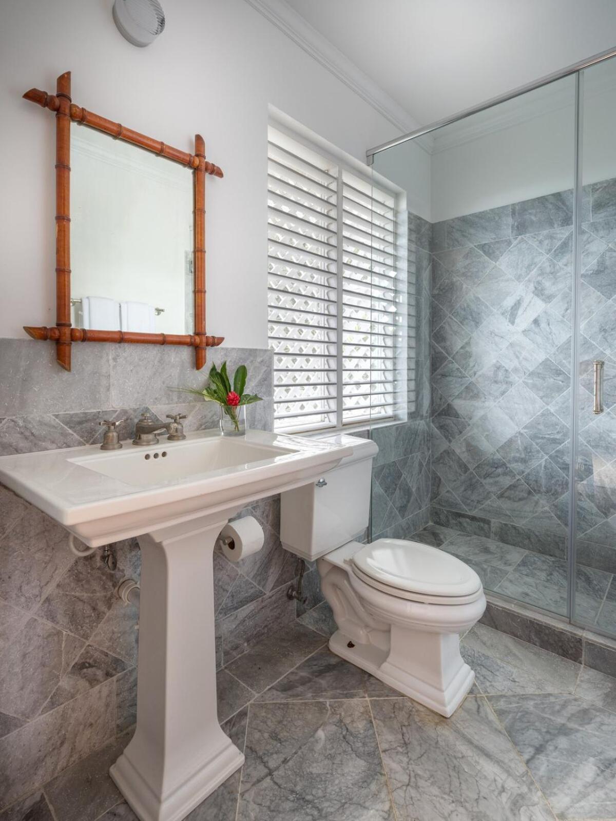 Jamille - Stunningly Designed With Pool, Sauna, & Ocean Views Villa *