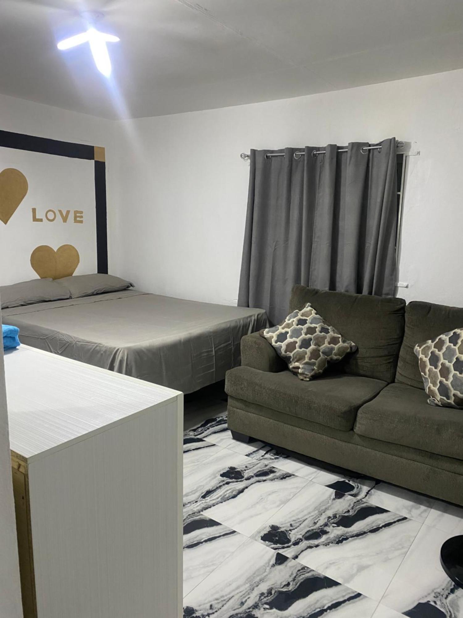 Whiteroom Sparks Guest house