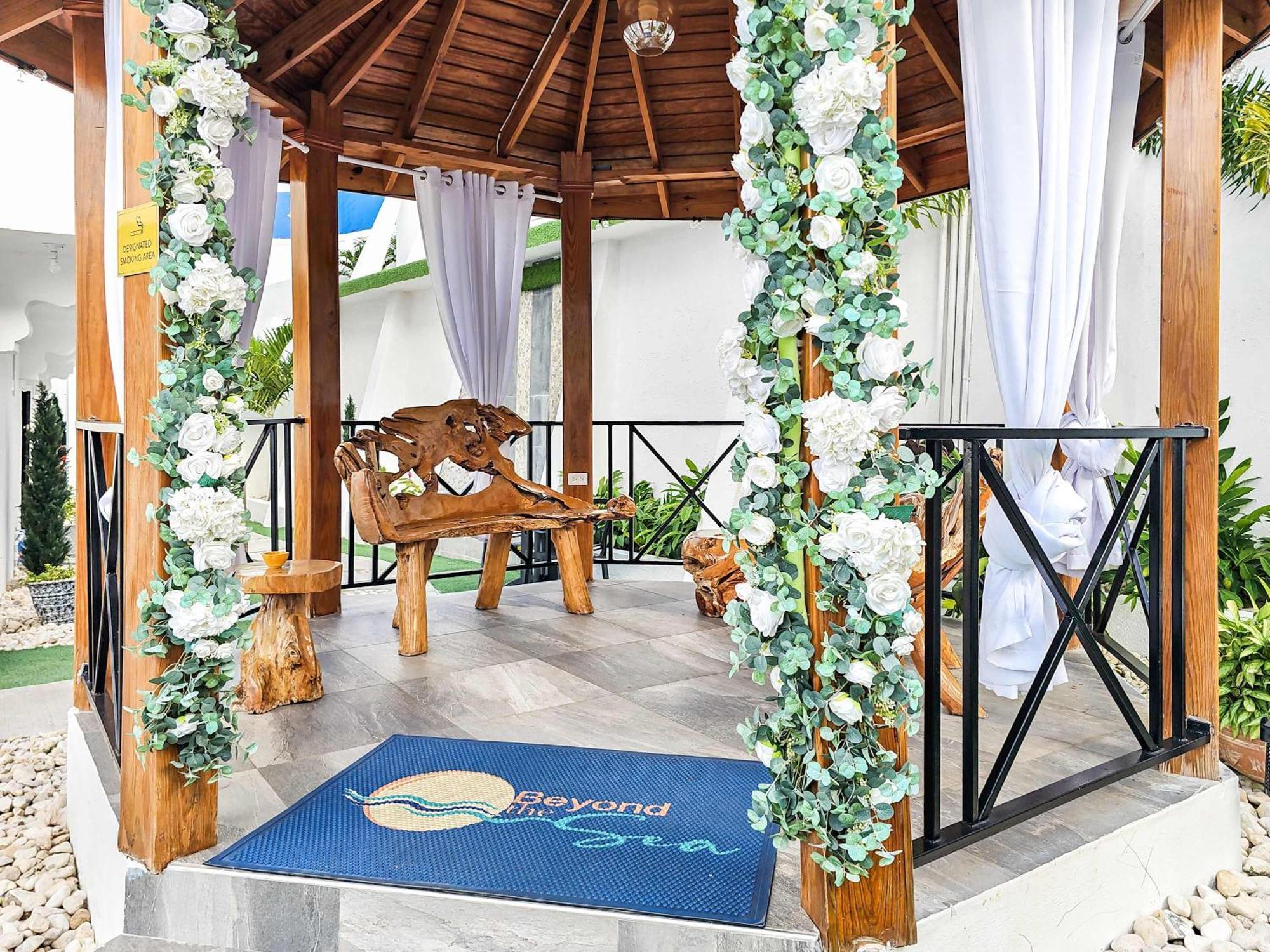 Hospitality Expert Bts 5 - Pool & Bar Inn Montego Bay