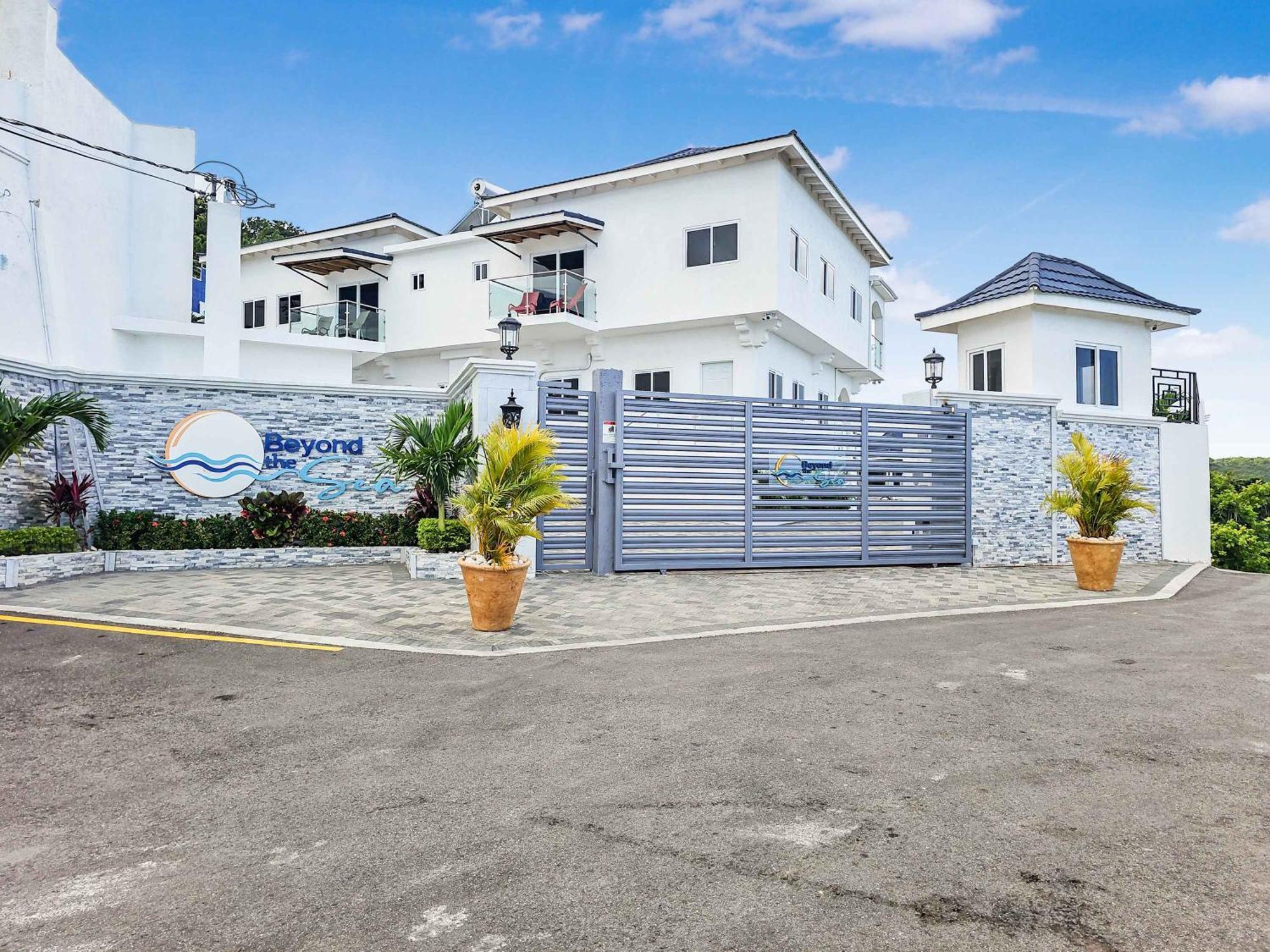 Hospitality Expert Bts 4 - Pool & Bar Inn Montego Bay