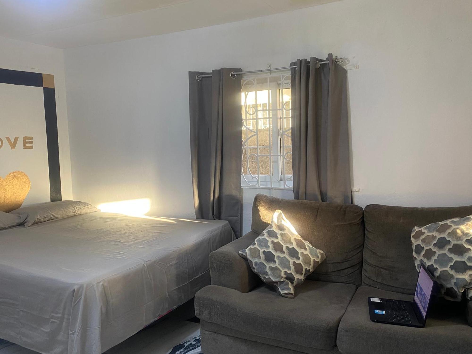 Whiteroom Sparks Guest house