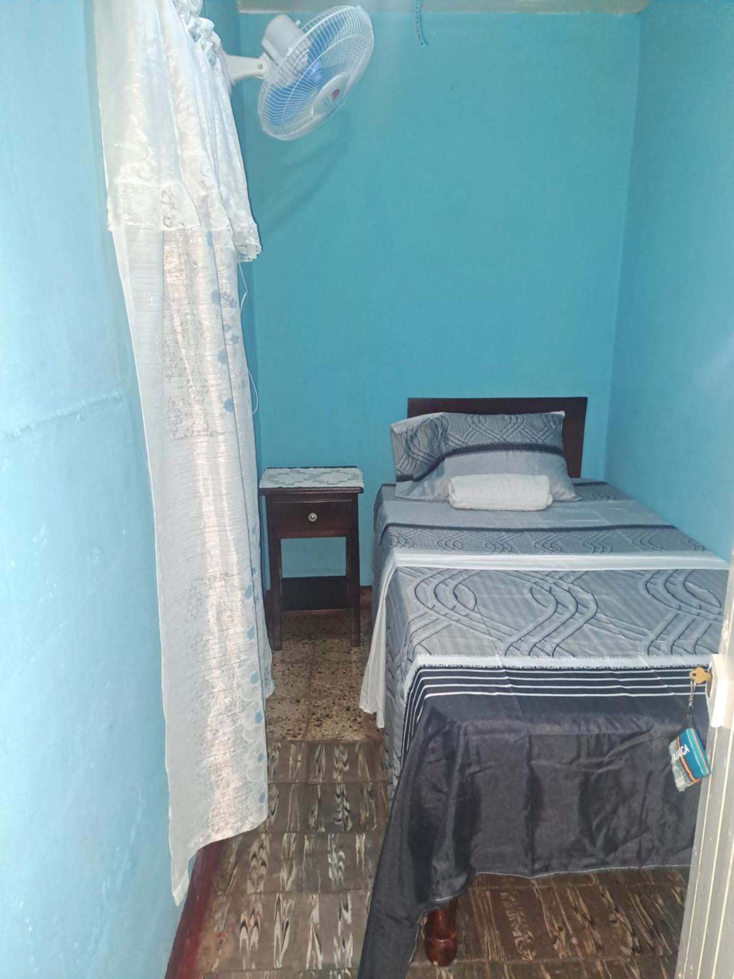 Airport Bed & Breakfast Kingston