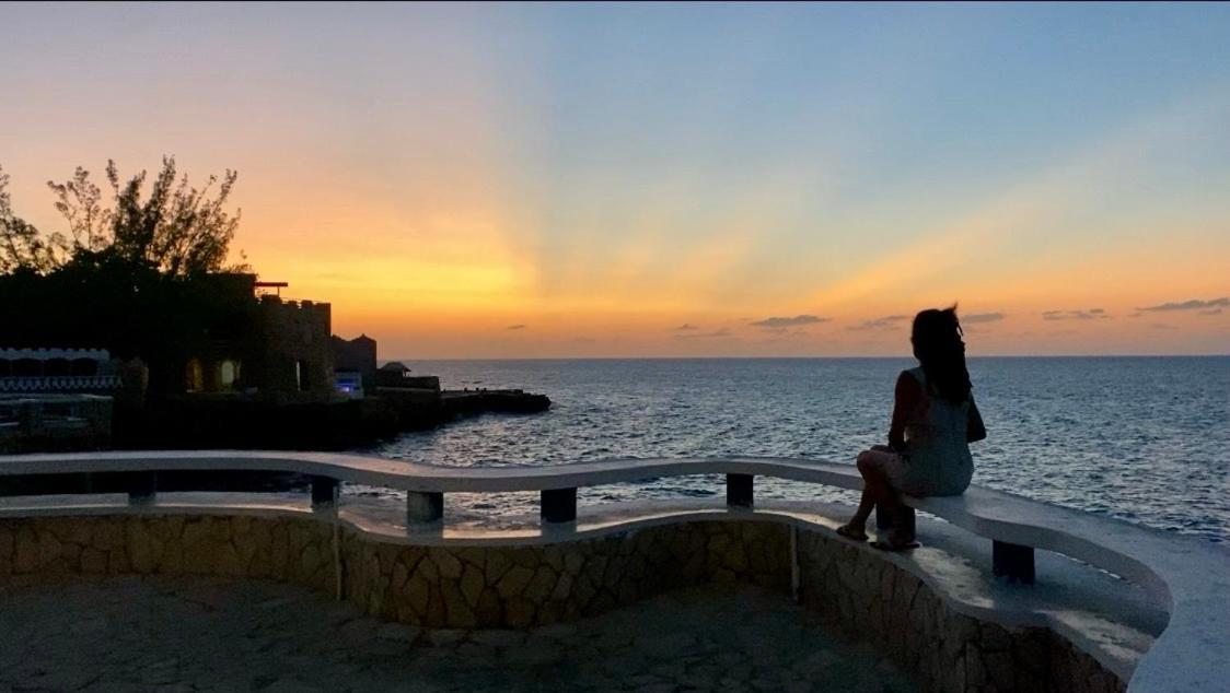 Begona Cliff * Negril