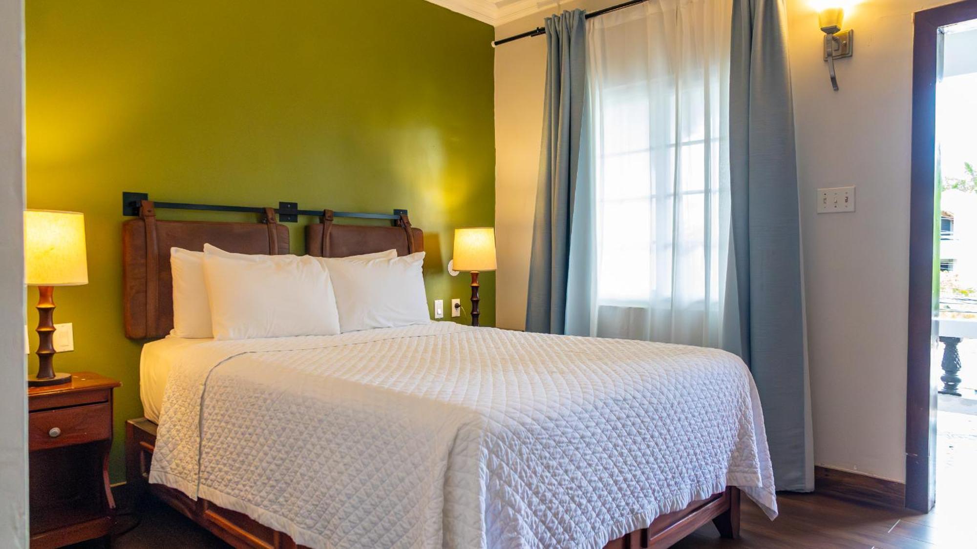 Travellers Resort 3*