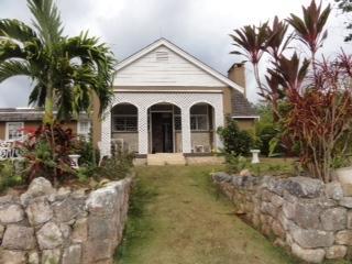 Bed & Breakfast June Plum