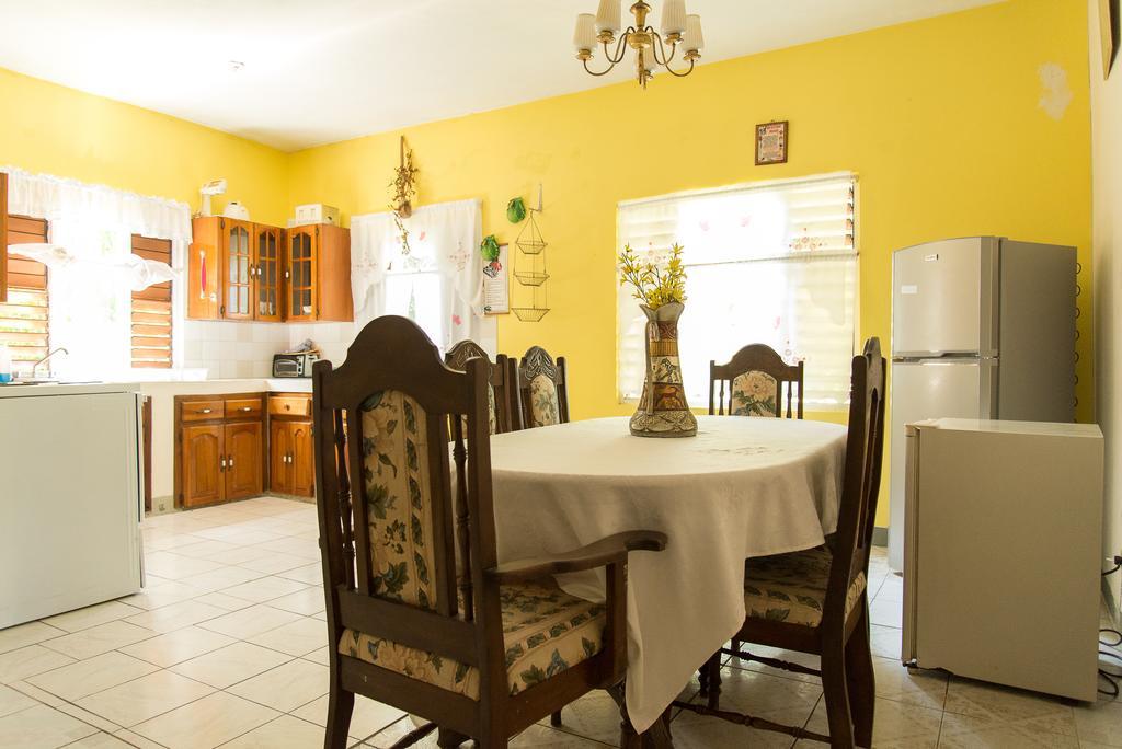 Chateau Margarite Bed And Breakfast