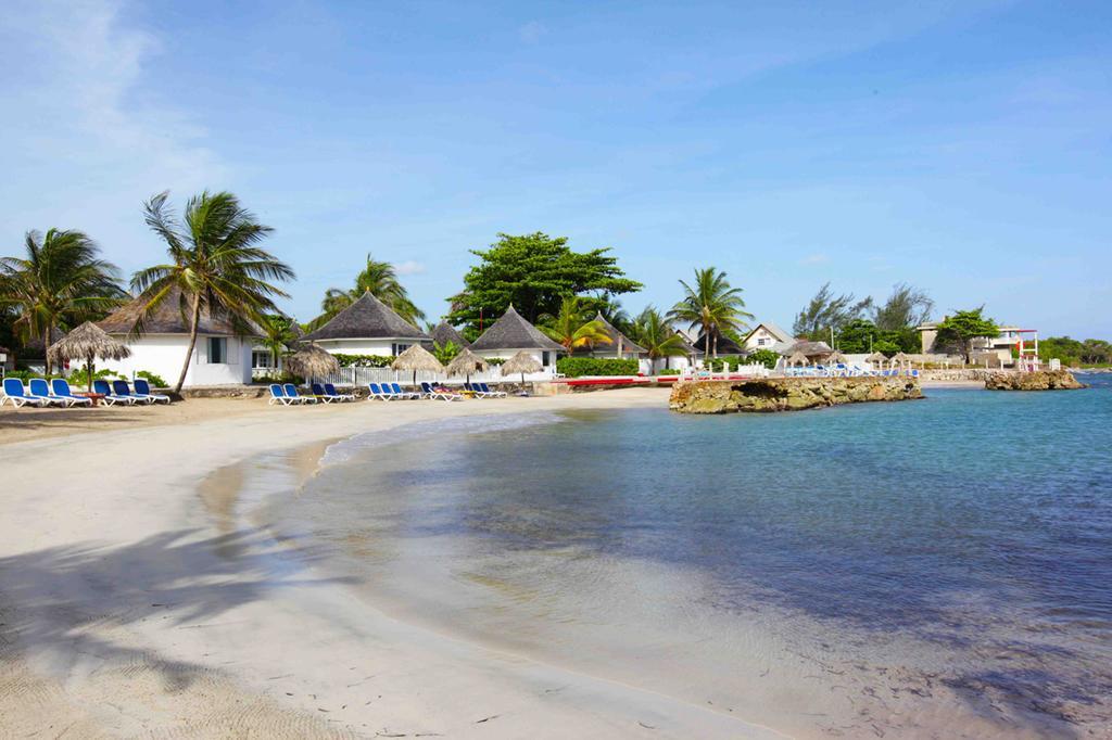 Decameron Club Caribbean Runaway Bay, Ramada Resort 3*