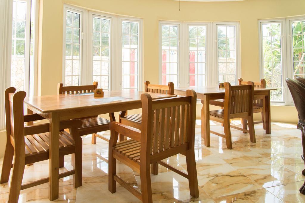 Waters Edge Homestay *