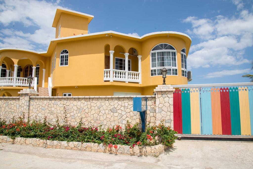 Waters Edge Homestay