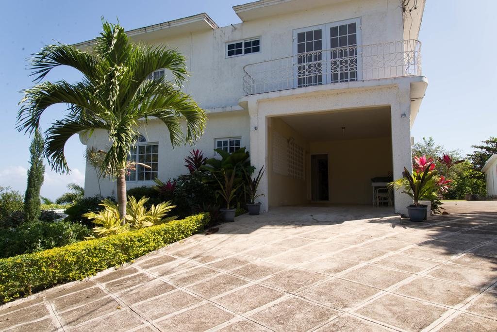 Hatfield South * Montego Bay
