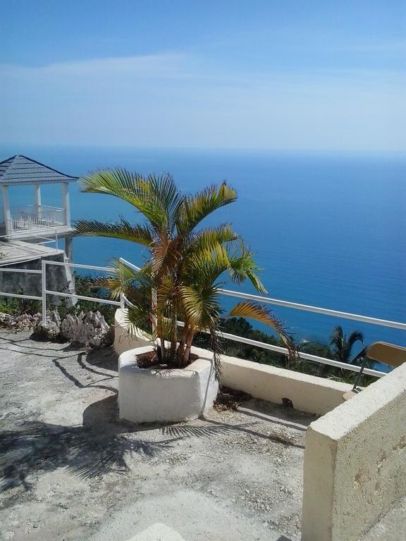Ocean Breeze Hotel 3*