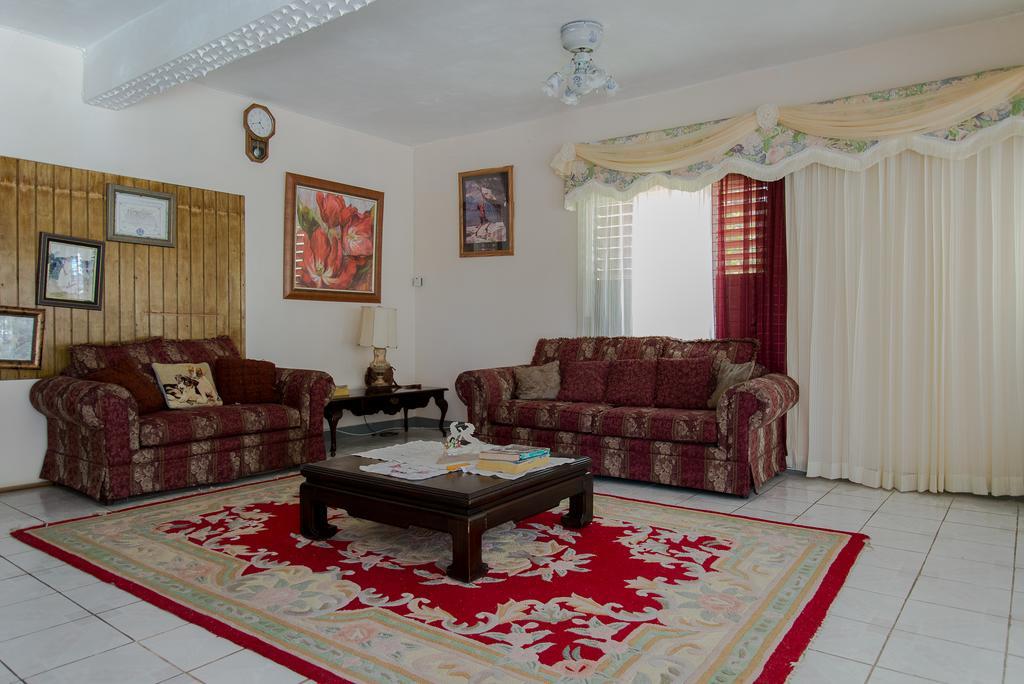 Guest house Chateau Margarite Bed And Breakfast 3*