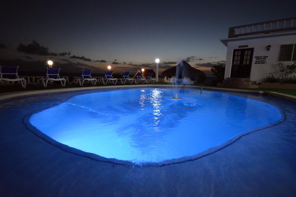 Beyond Sunset & Bed & Breakfast Treasure Beach